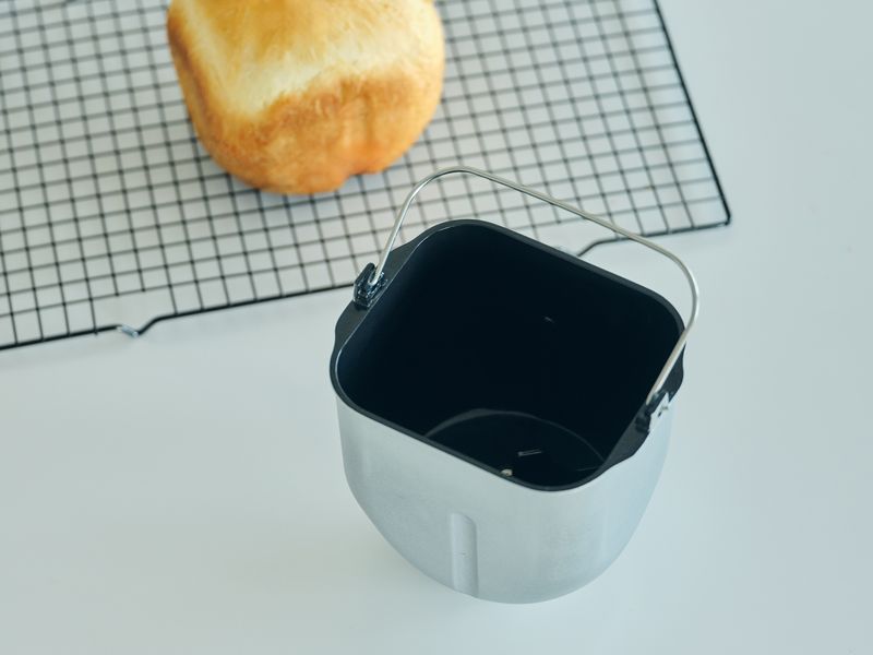 ダイキャスト製の「厚釜パンケース」を採用した