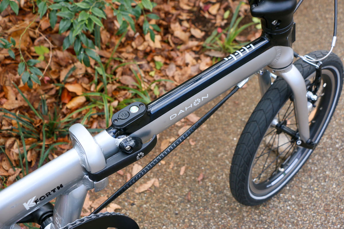 バッテリーはフレームに収納されていて容量は120Wh。取り外しはできない