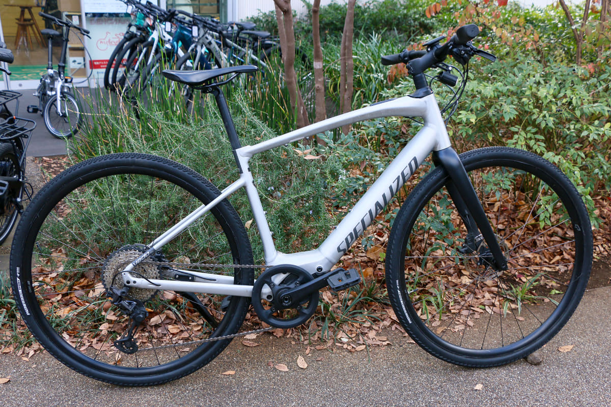 試乗車は2018年モデルですが、現行モデルの「VADO SL 4.0」は重量が15.5kgで価格は330,000円