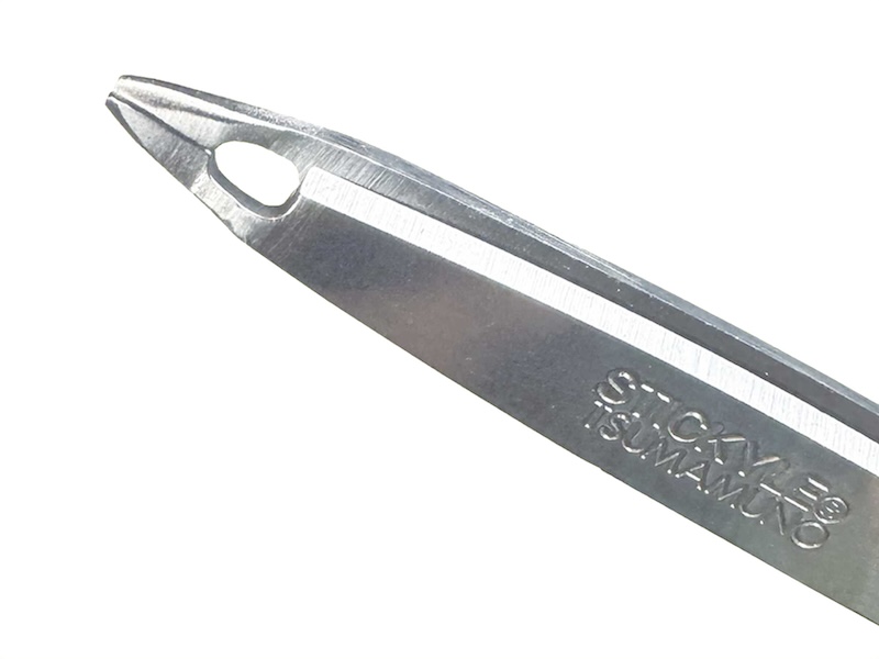 ピンセット形状の刃先をつかって「つまむ」こともできる