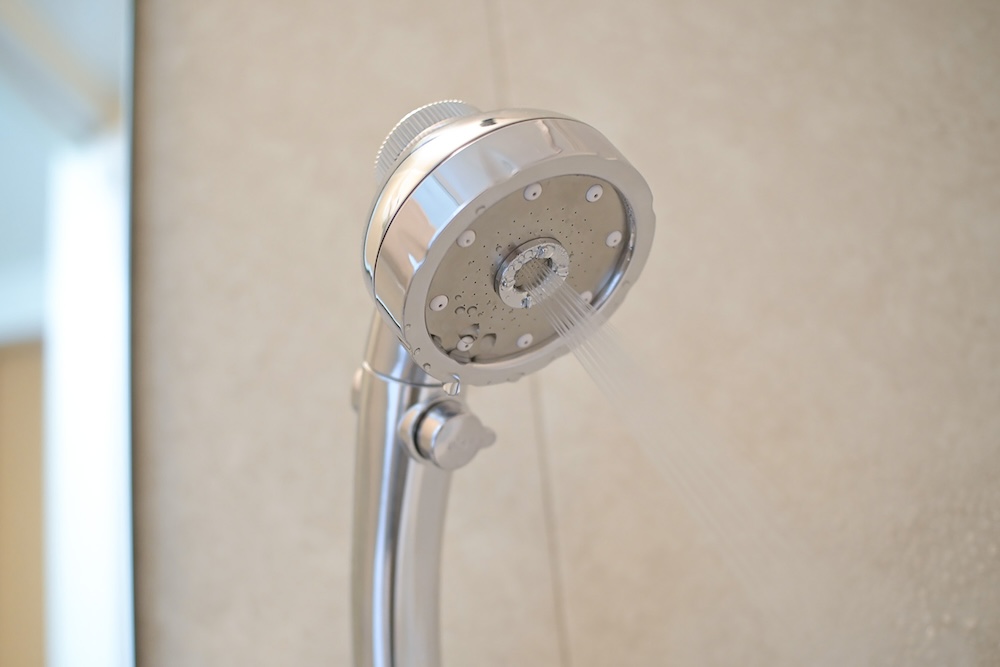 「ジェットスカルプ」は中央から勢いよく水流が出てくるモード。頭皮に当てると気持ちいい!