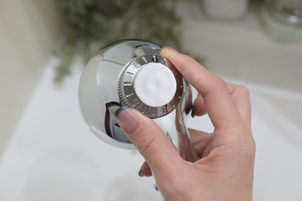 シャワーヘッド上部のダイヤルを回すことで、5種類のモードを切り替え可能