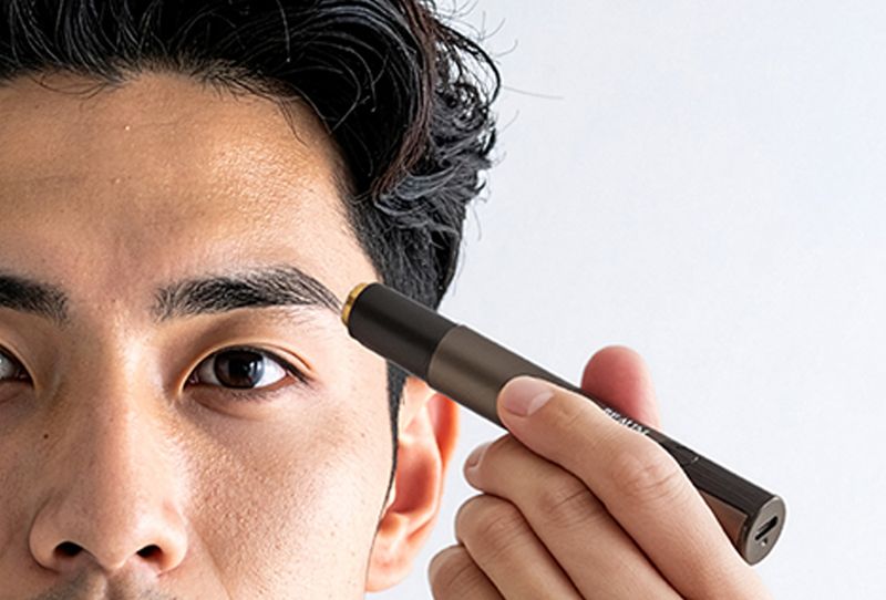 ペン型形状で細かい部分もスムーズにケアできる