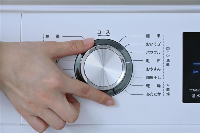 大型のダイヤル操作を採用