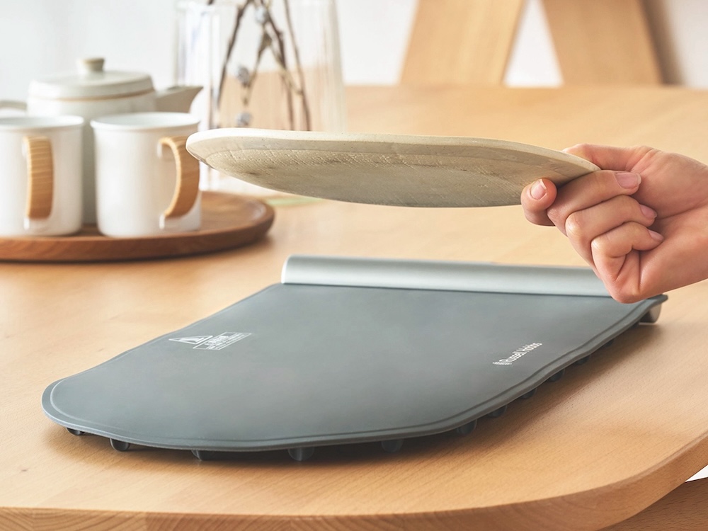 食卓やキッチンに置いても圧迫感のないサイズとデザイン