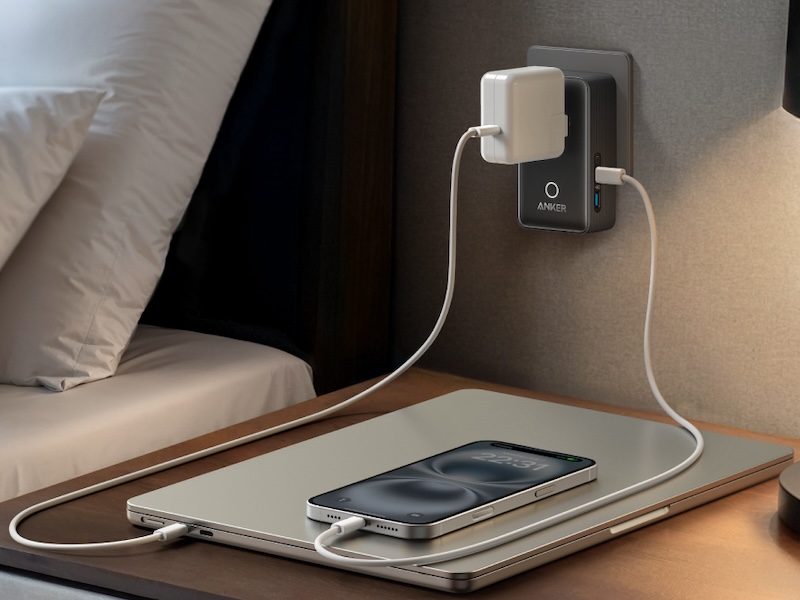 Anker Nano トラベルアダプタ(5-in-1, 20W)