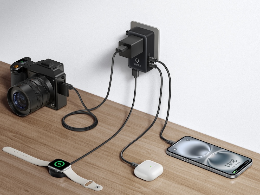 ACを1ポートのほか、USB Type-Cを2ポート、同Type-Aを1ポート備える