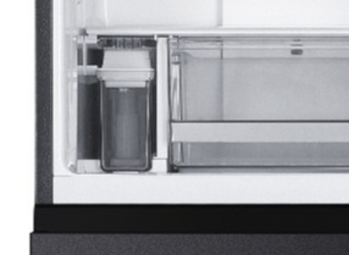 満氷時は製氷を停止する、便利な自動製氷機付き