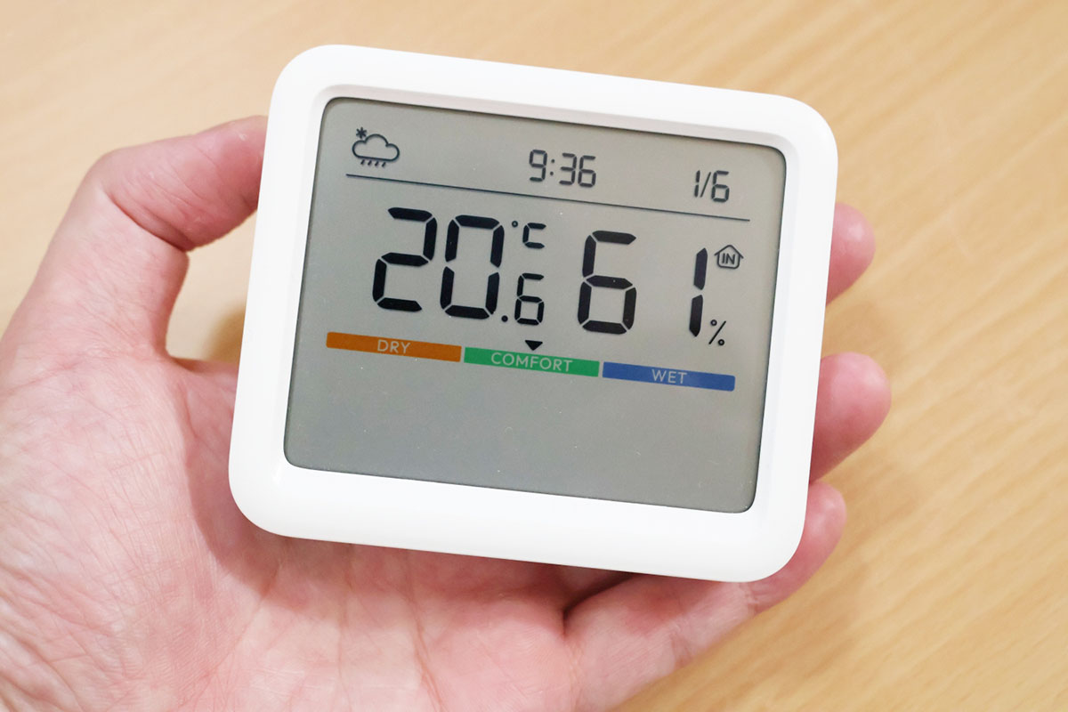 「温湿度計Pro」の本体サイズは92×25×79mm(幅×奥行き×高さ)、電池を含む重量は154g