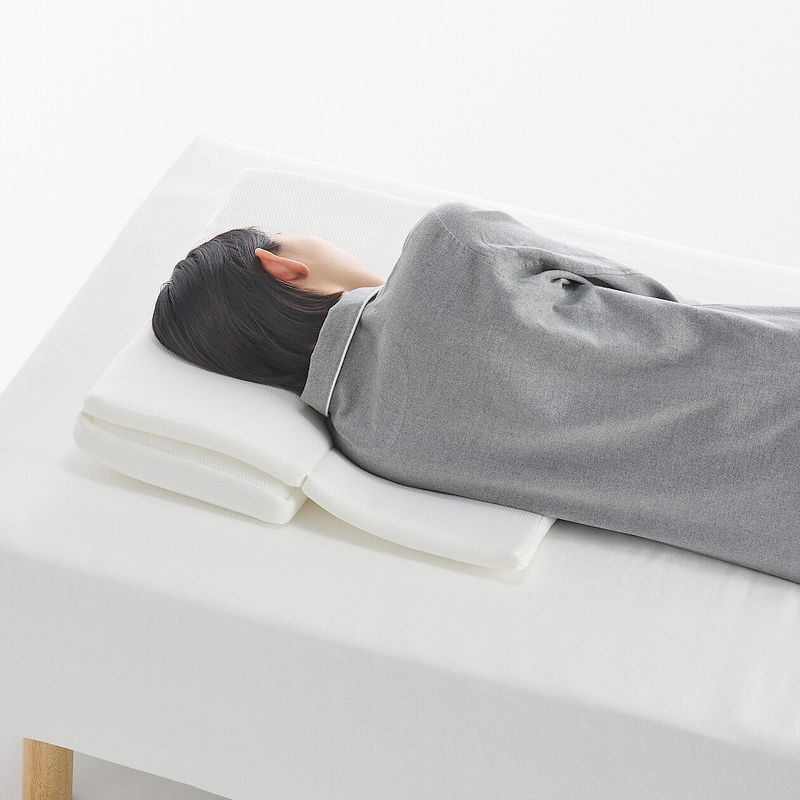 低め、普通の高さの時は肩から背中まで敷いて使える