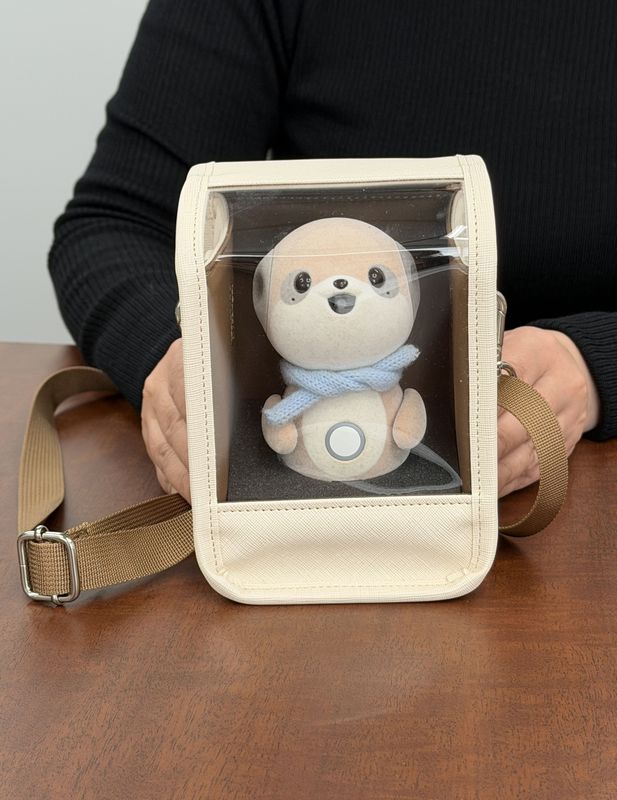 専用アクセサリーとして発売されたばかりの「お出かけバッグ」