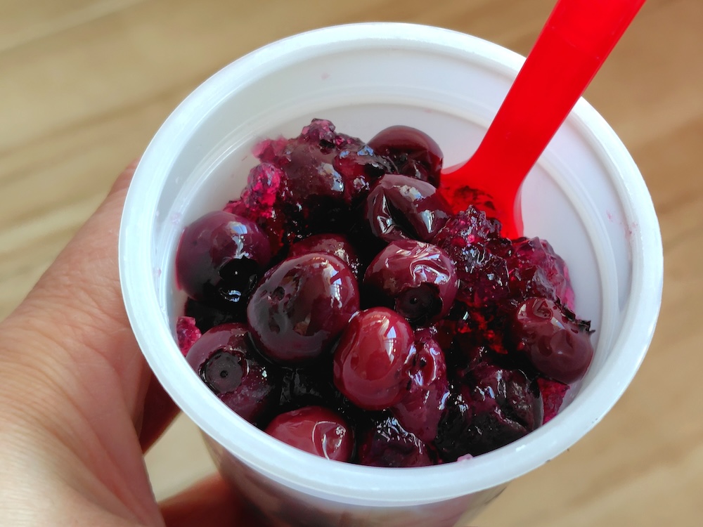 ブルーベリーの果実がゴロゴロ入った、ちょっと贅沢なフルーツゼリーを楽しめる