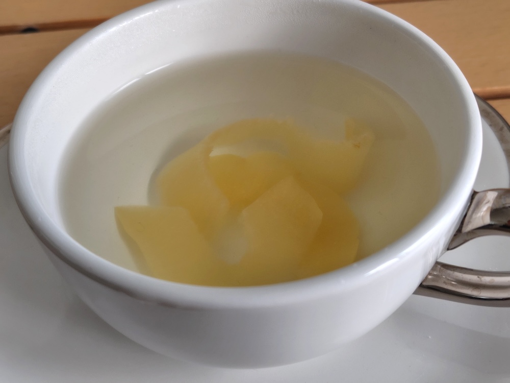 お湯で割って「ホットかりん」を楽しむのがおすすめ