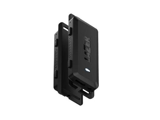 ほとんどの自転車用ヘルメットストラップにしっかりフィットする設計で、アイウェアにも干渉しない