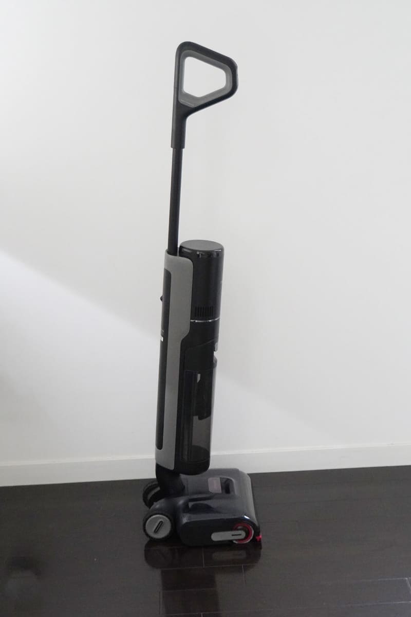 掃除機単体でも安定して自立する点も使いやすい