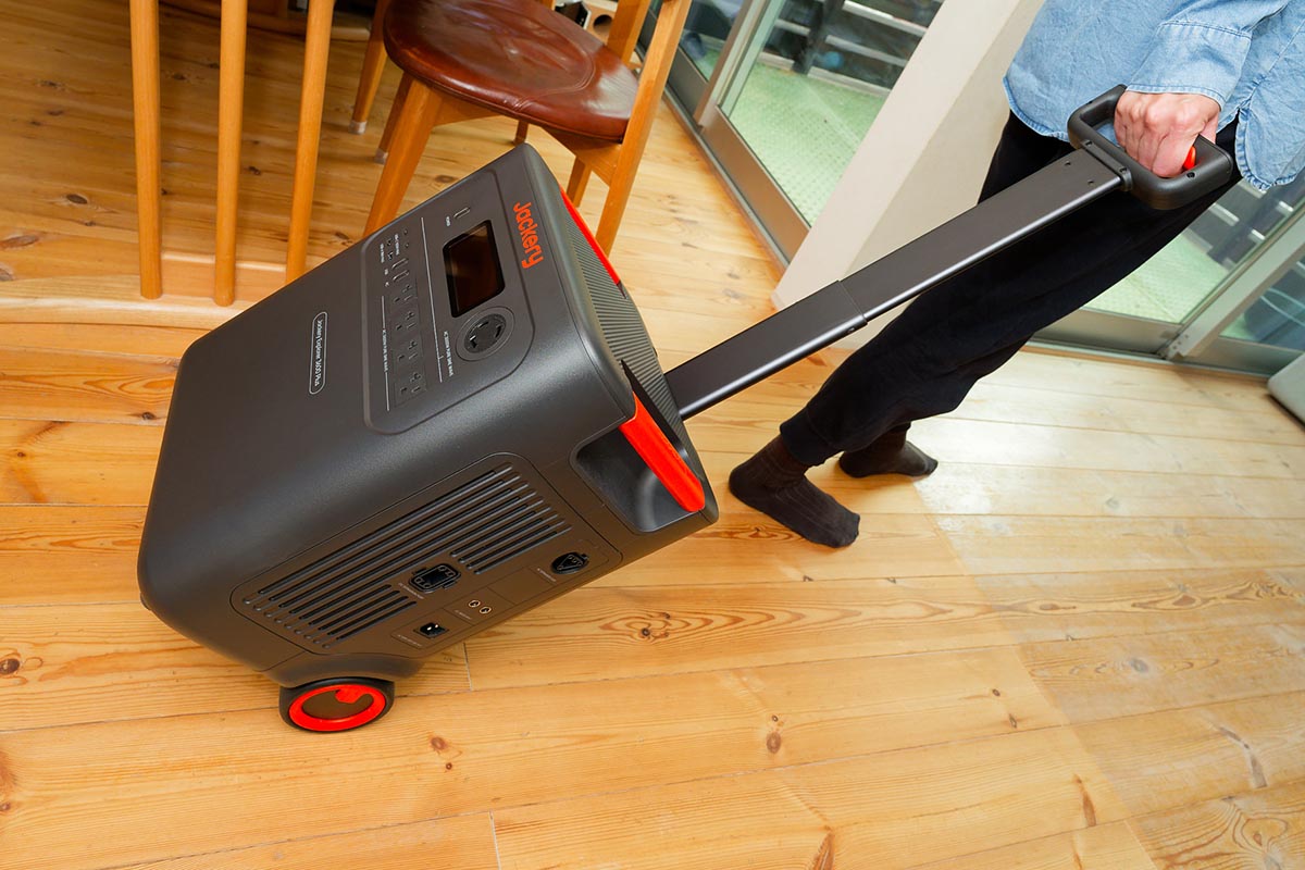 スーツケースのように軽い力で移動できる