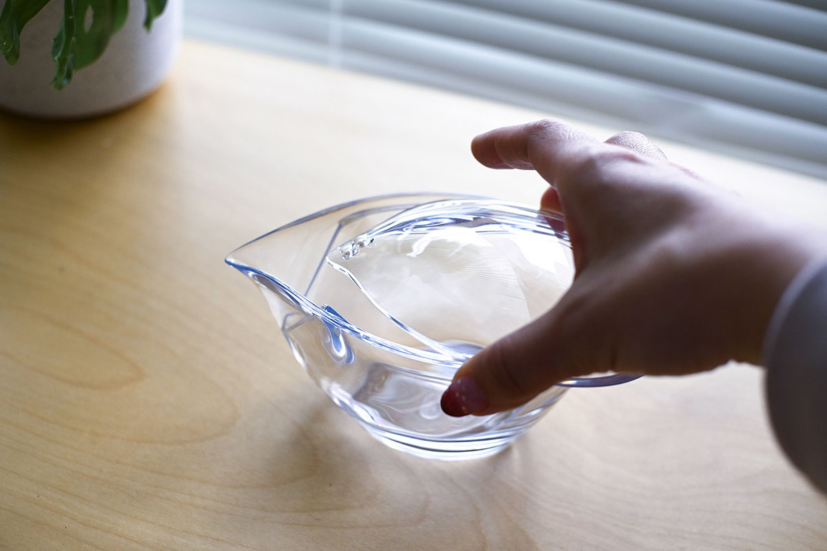 ちょっと厚みがあることで、より密度の高いガラス感が感じられます