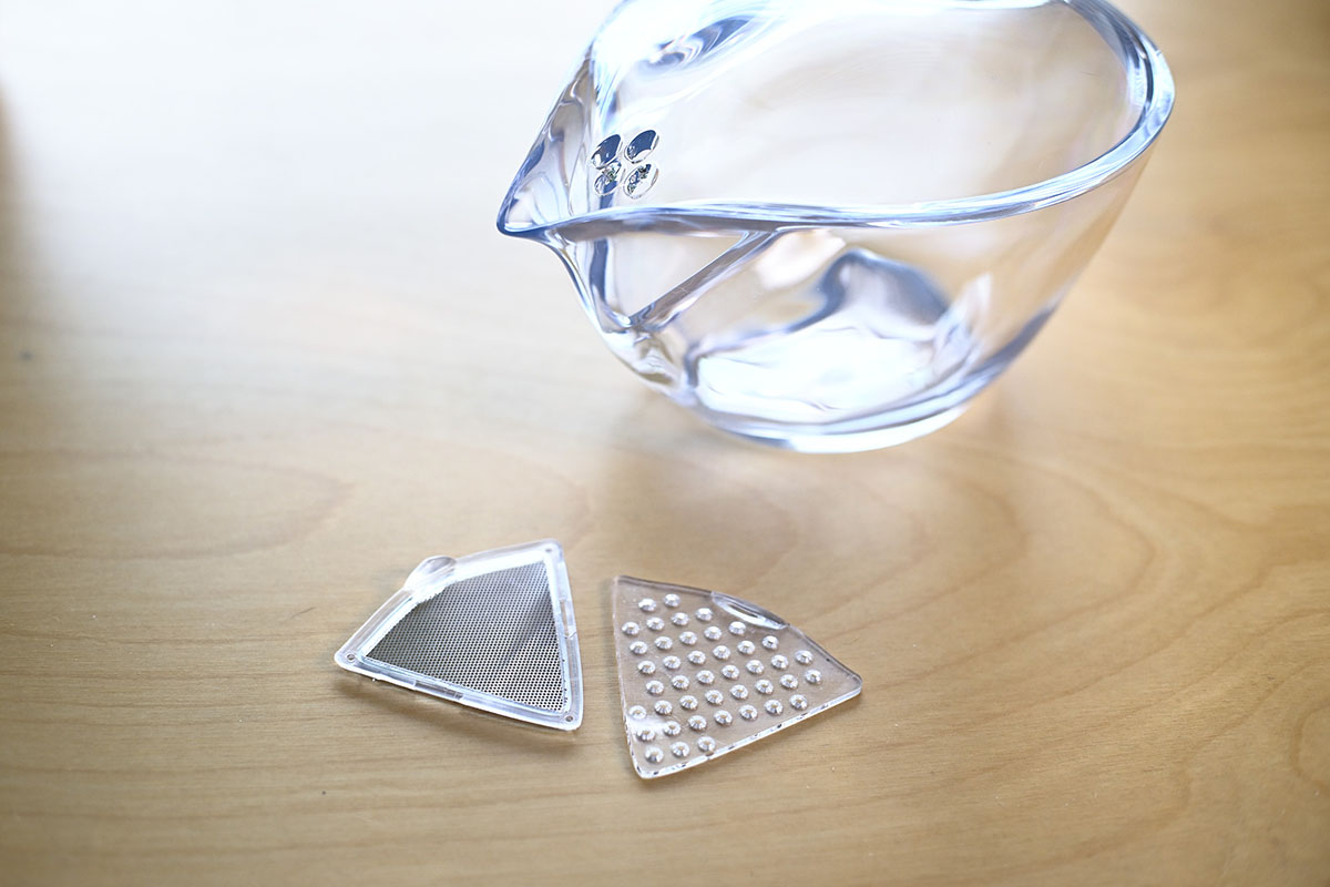 ステンレスフィルター(写真左前)が加わったことで、より細かな茶葉やコーヒーに対応