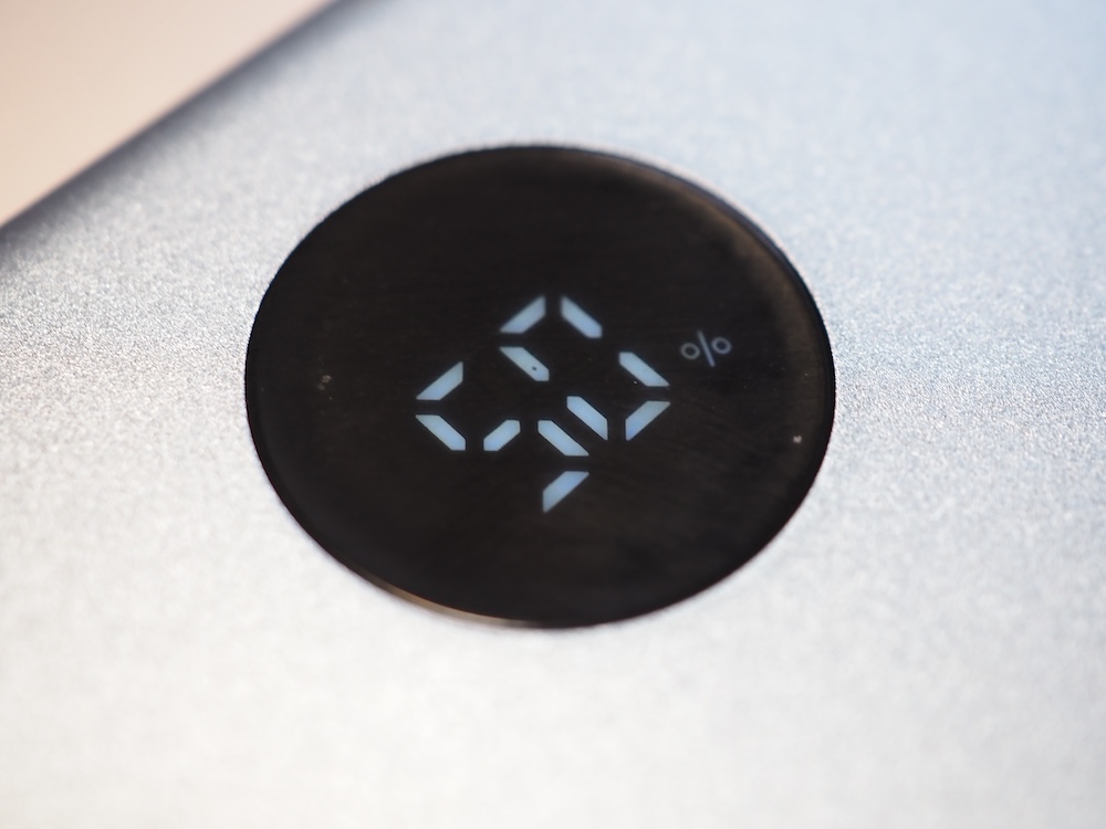 使い続け、買い替え推奨時期が近づくと、円形モニターの一部が光る