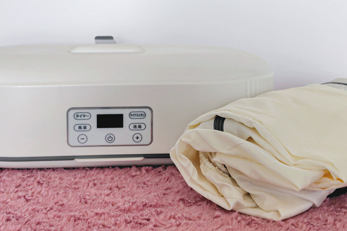 温風ユニット(本体)および専用の衣類乾燥用カバーのセット