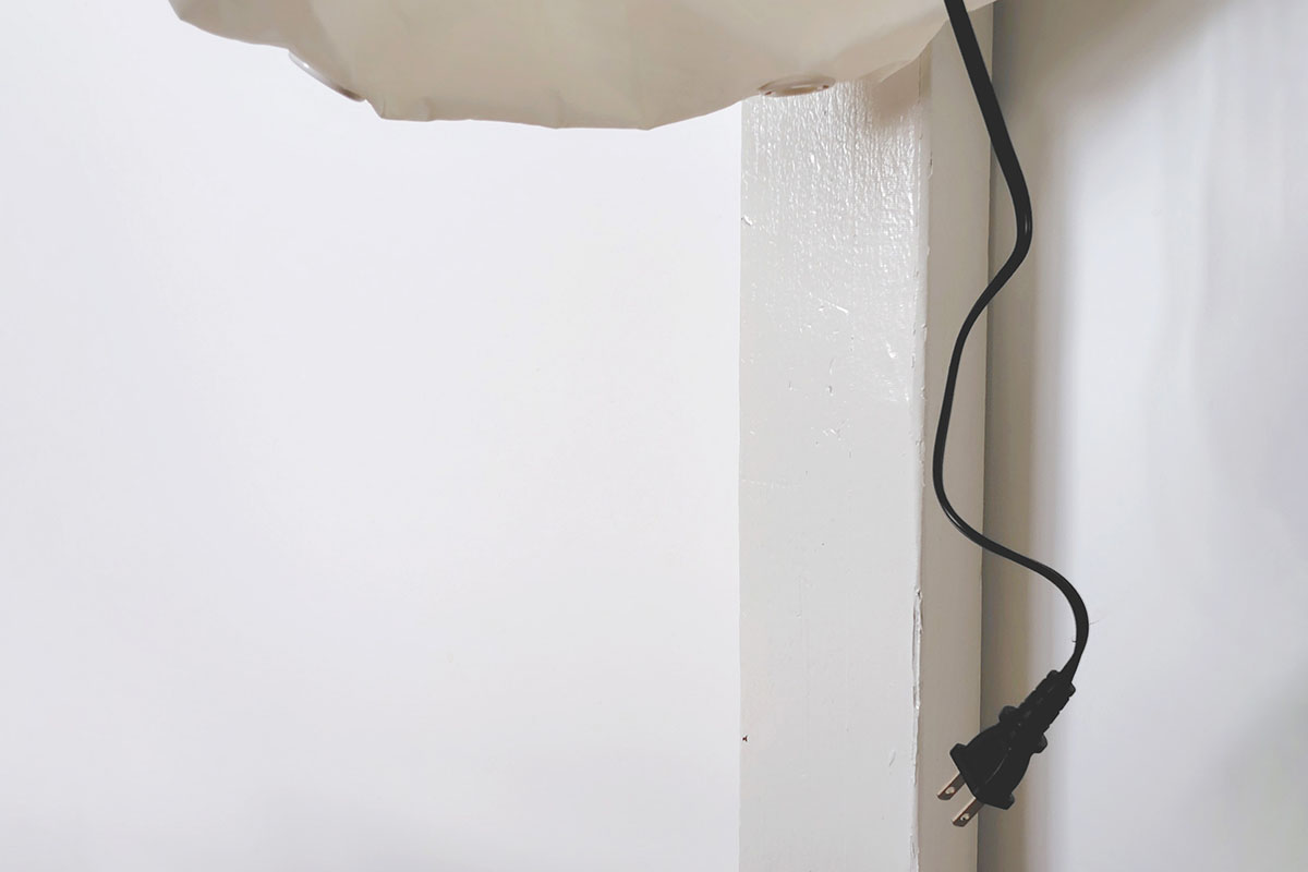 電源コードの長さは1.5mほどで短め