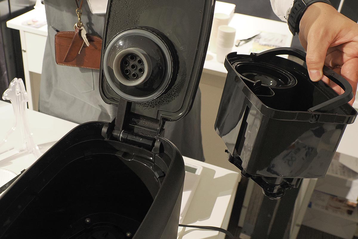 水タンクを外したところ