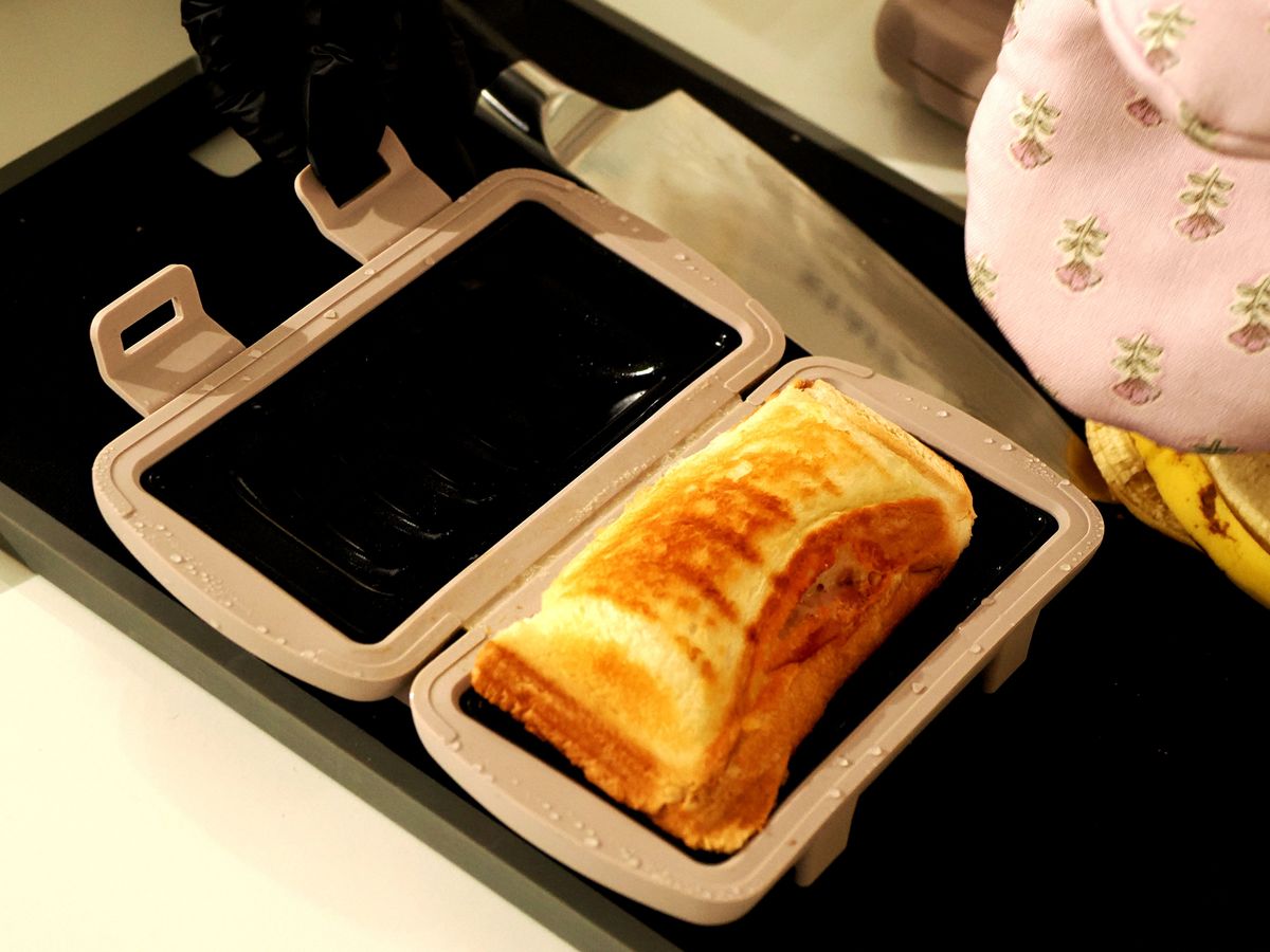 焼き目がついたホットサンドを作れる