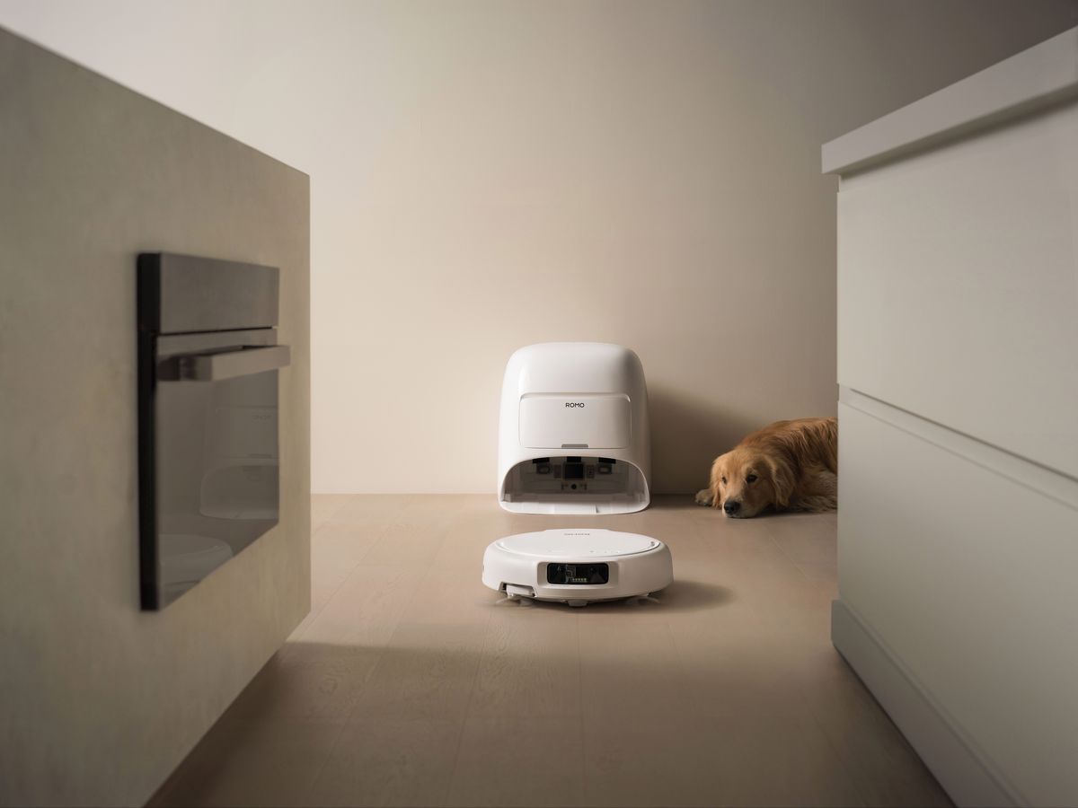 フロア用消臭剤専用のタンクを搭載する