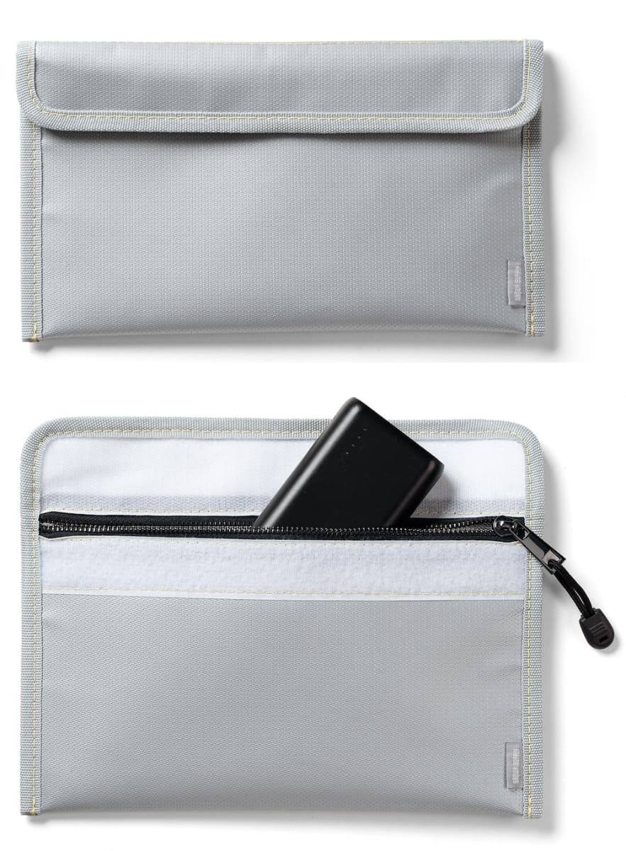 充電ケーブルや小物もまとめて収納できる(モバイルバッテリーは別売)