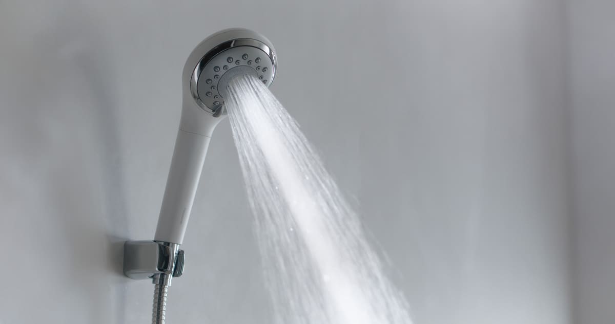 ヘアケアモードは、濃密なファインバブルを含んだやわらかい水流なので、髪を包み込みながら流してくれます