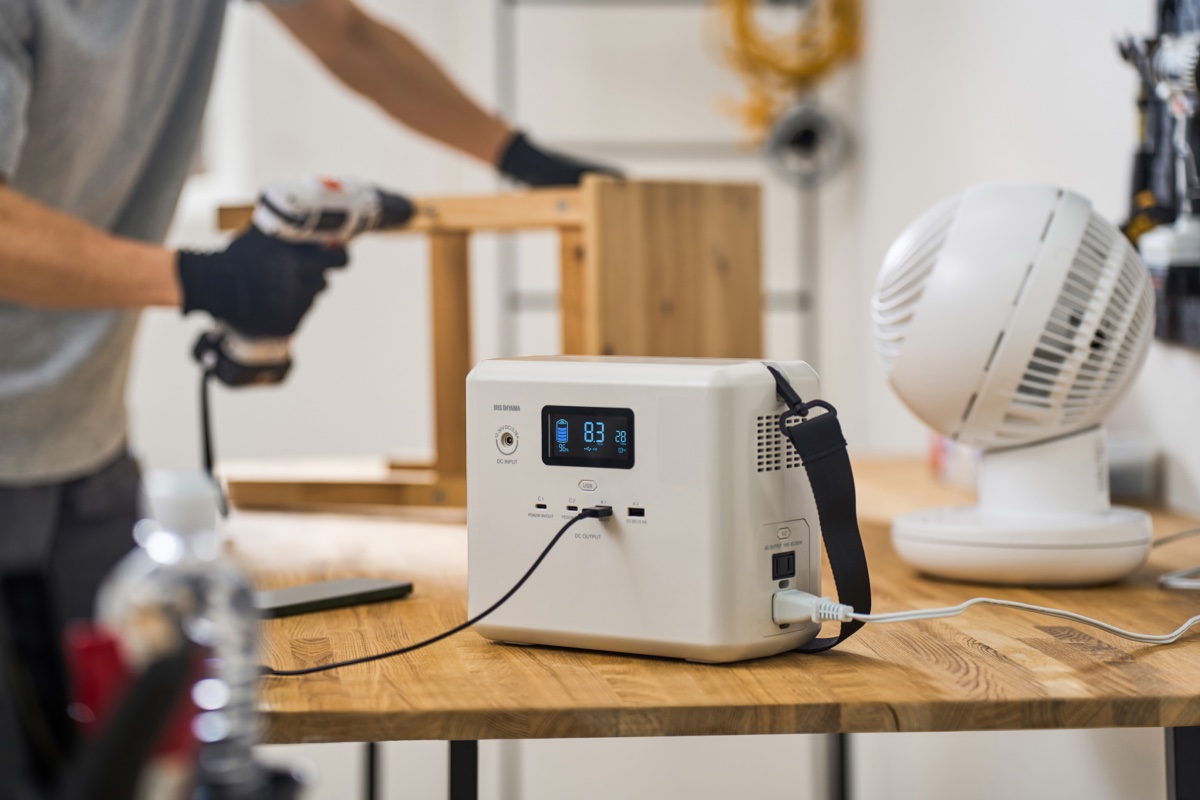 パススルー充電ができるため日常でも活躍