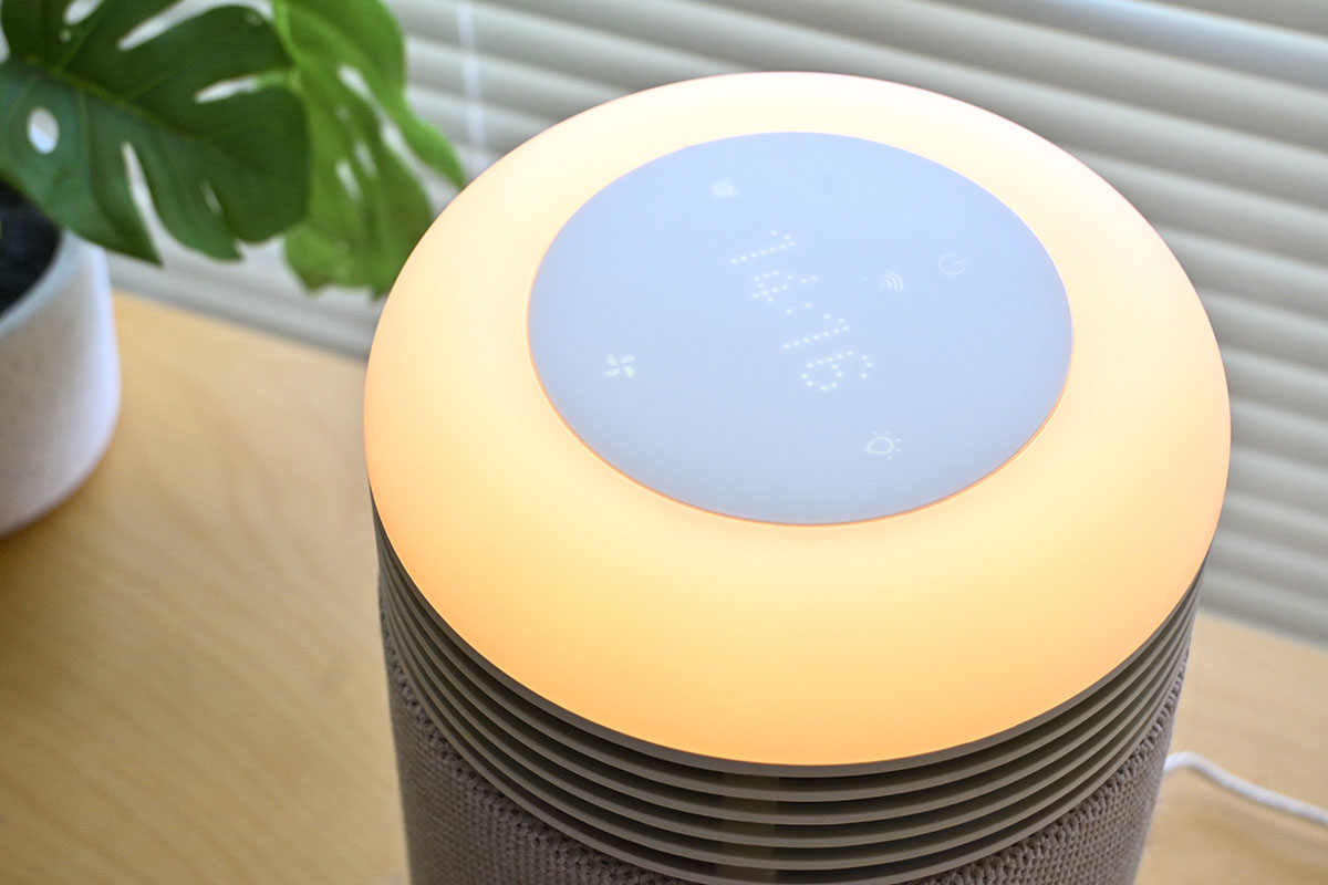 天面の右側にあるライトマークをタッチすれば、光が点灯します