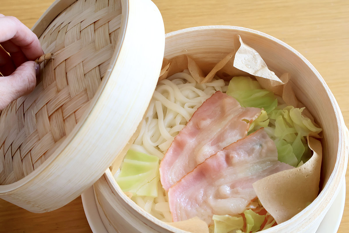 チルド麺のうどんをそのまま蒸します