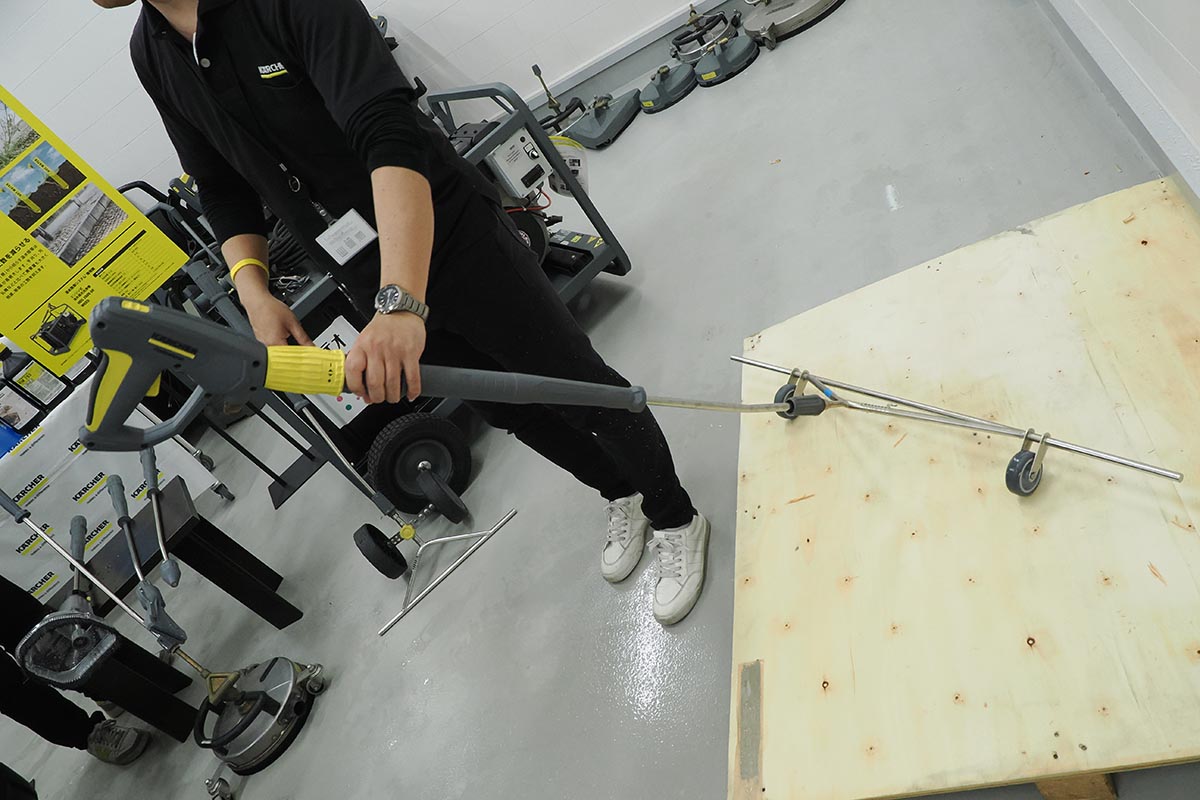 環境にやさしい温水除草システム