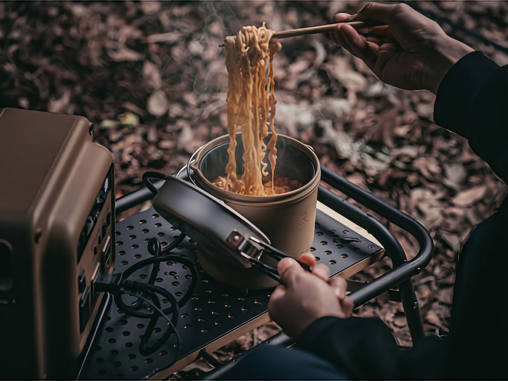 火を使わず、電気で温かい料理を調理できる電気調理器