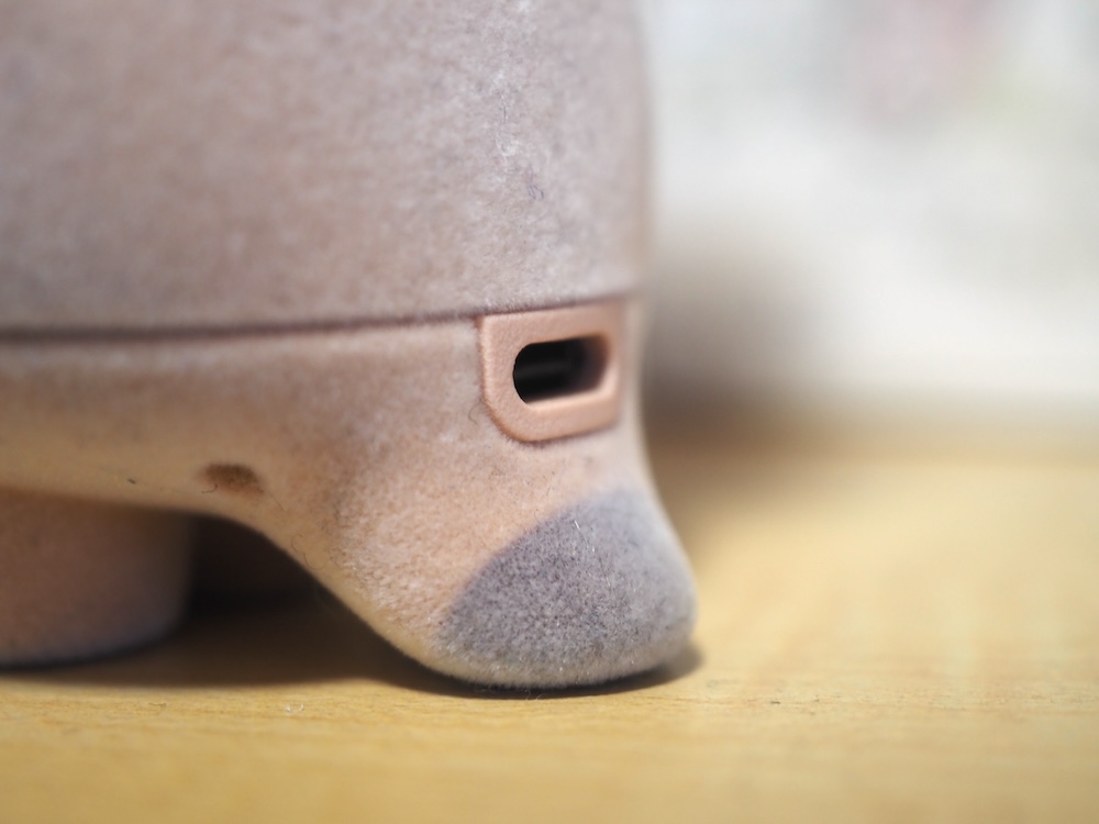 充電用のUSB Type-Cポートが、後ろの尻尾の近くにある