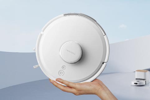 片手で持てるコンパクトサイズの「SwitchBot ロボット掃除機K11+」