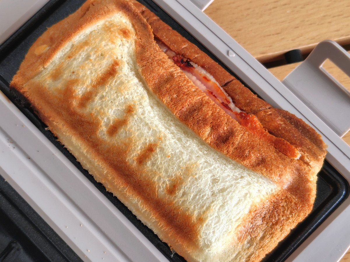 最初はパンの耳同士がうまく重ならなかった