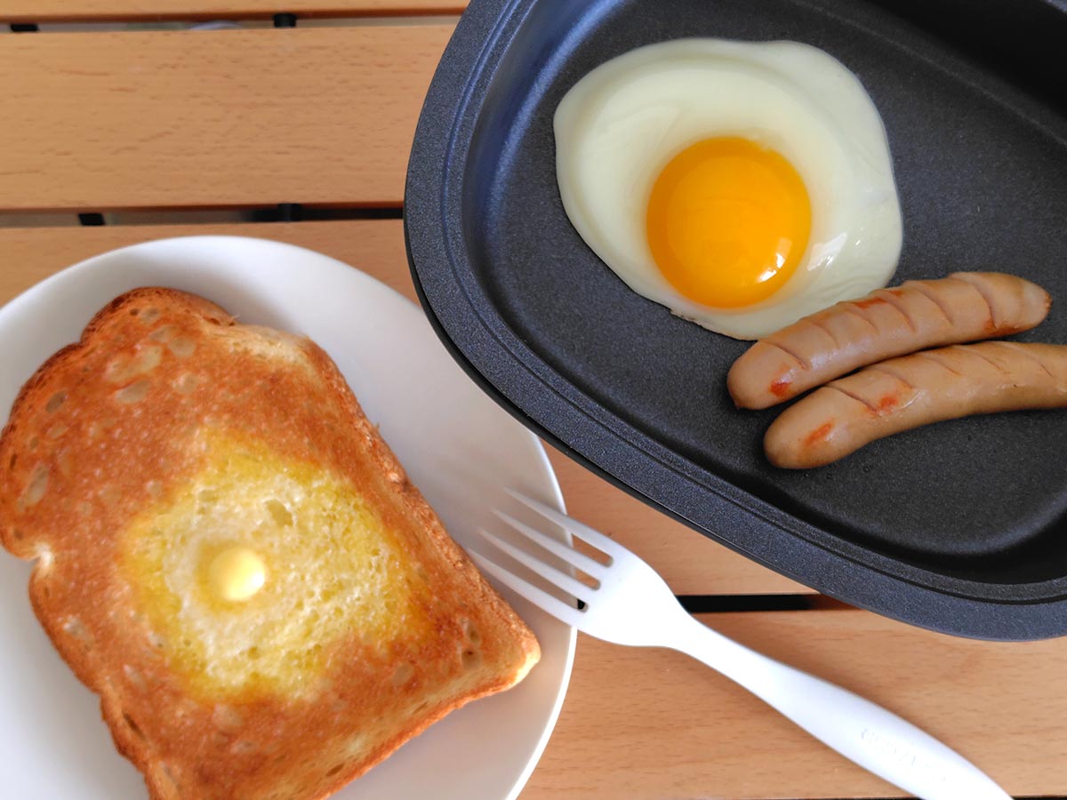 テーブルで朝食作りが可能