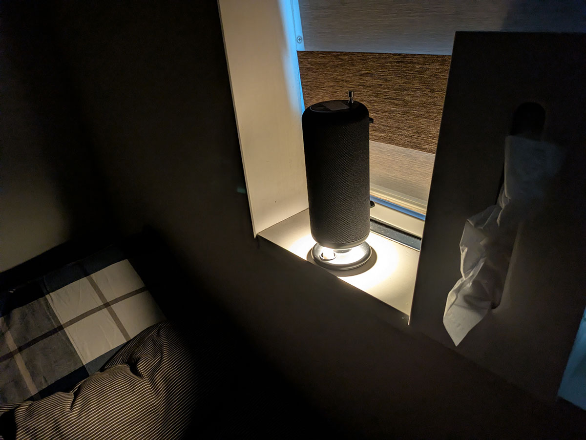 ベッドサイドのあかりやラジオを聞くためのツールとして普段から使っていれば、いざという時にすぐに取り出せる