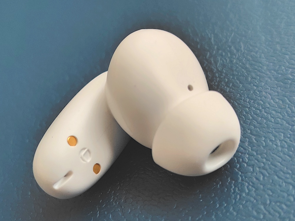 カナル型（耳栓型）で耳にフィットしやすい