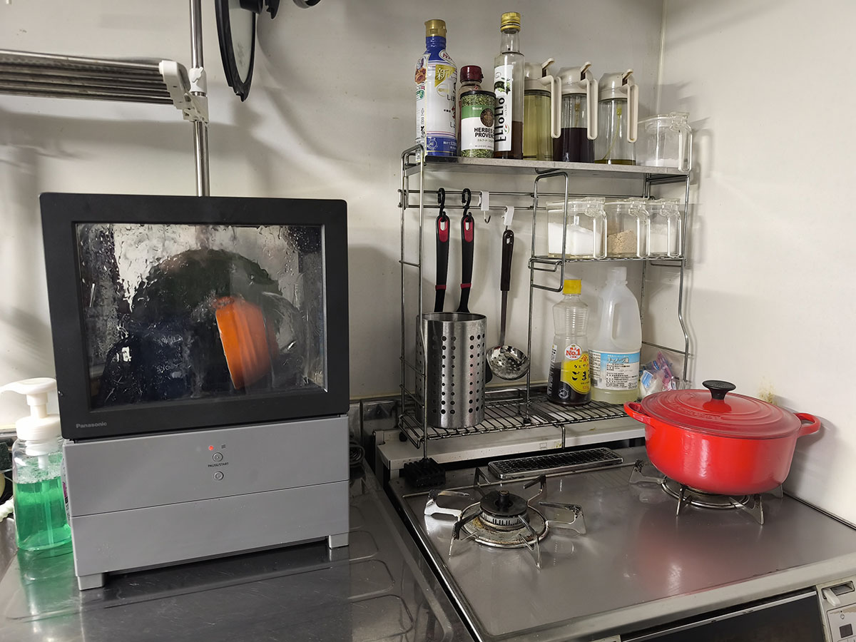 本体前面のスタートボタンを押すと洗浄がスタートします