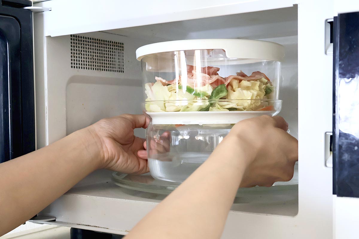 我が家の電子レンジは一人暮らし向けの18Lサイズですが、問題なくちゃんと入りました