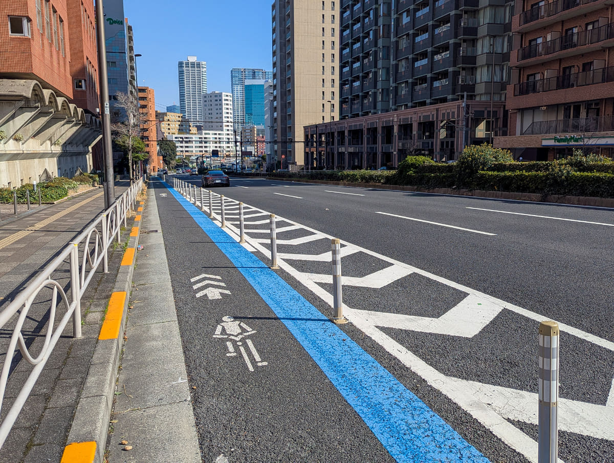 歩行者も自転車もクルマもみんなが走りやすいこんな道ばっかりなら……