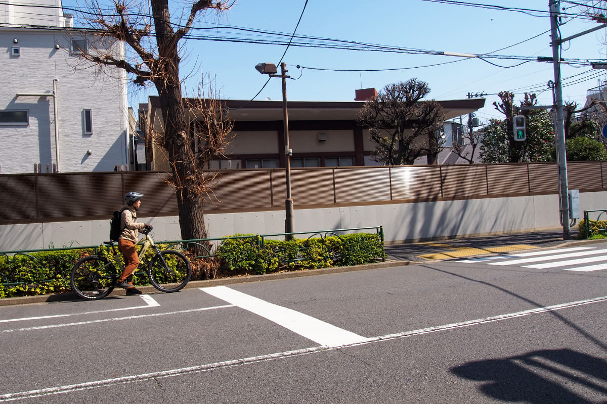 T字路の信号にもしっかり従う義務があります