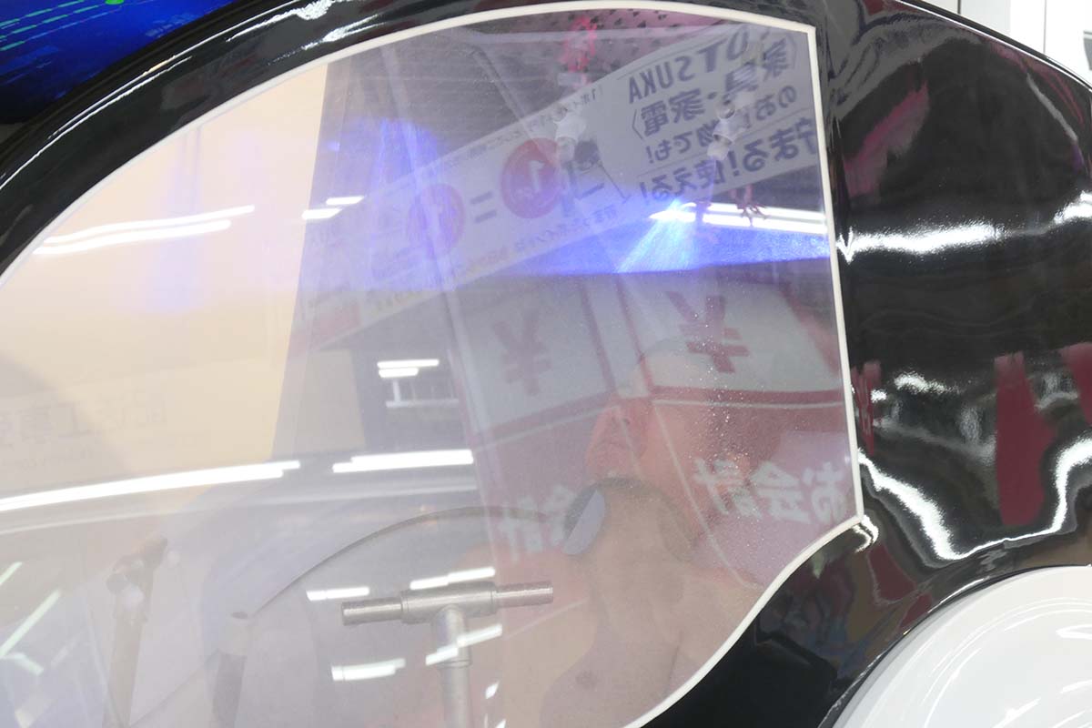 ウルトラファインバブルを含むミラブル水流噴射がスタート。目の前は霧に包まれたように真っ白