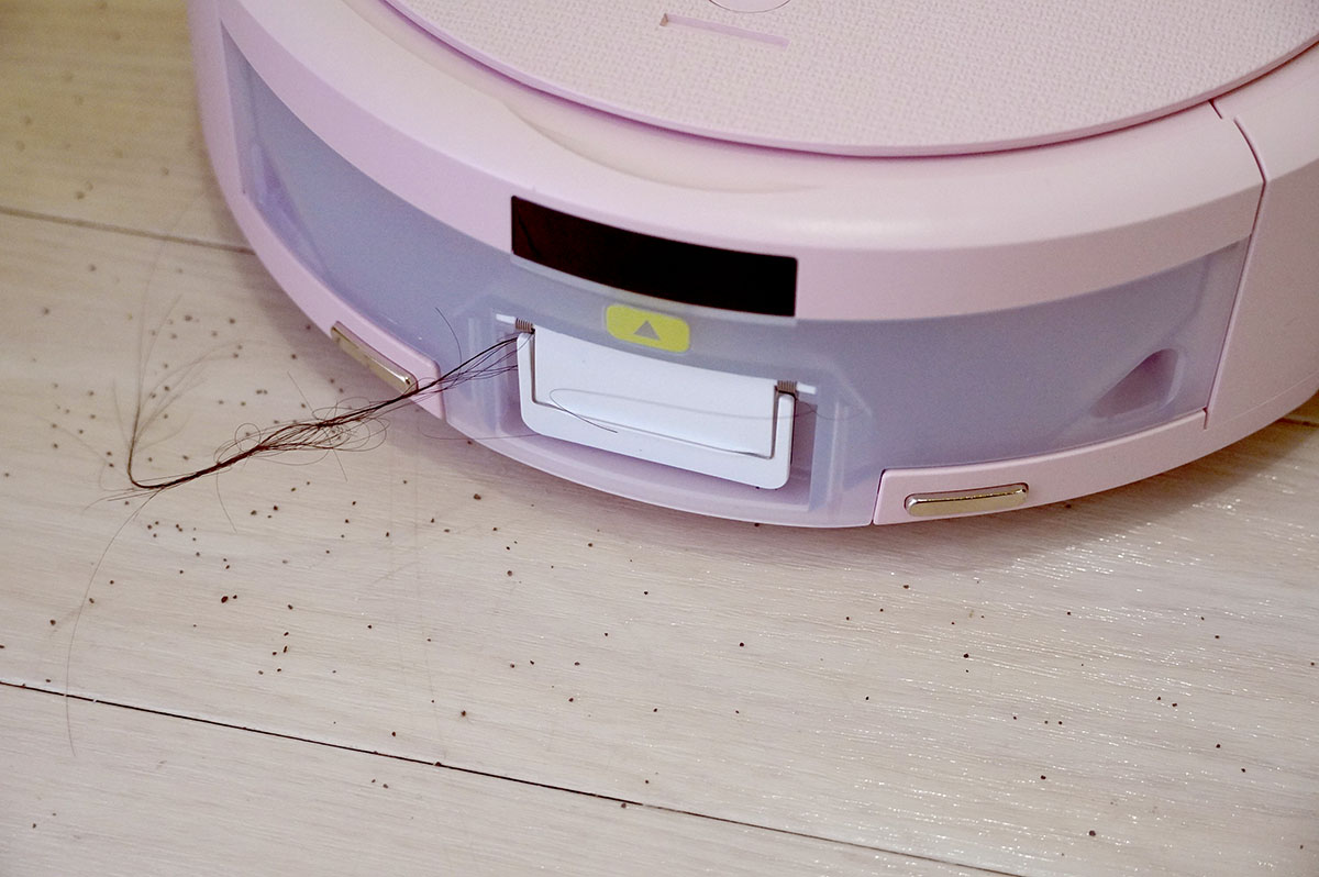 本体から髪の毛が飛び出ていました