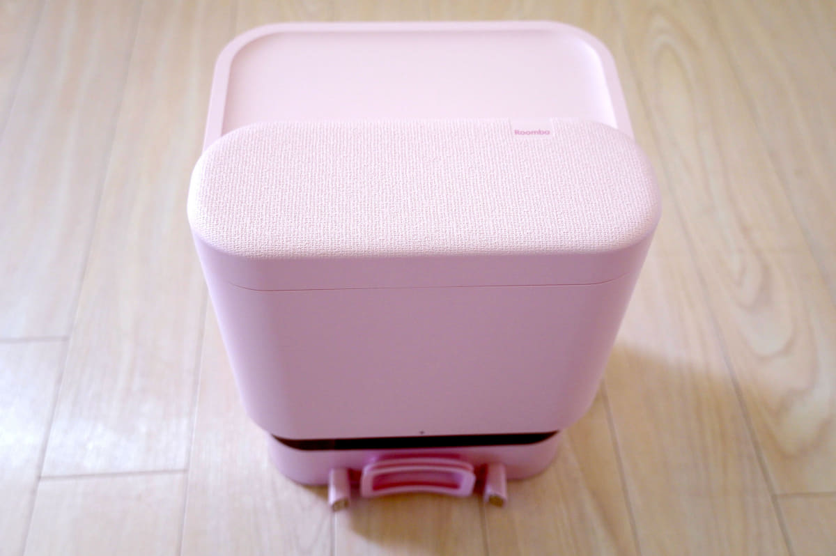 充電ステーションも小さくてコンパクト