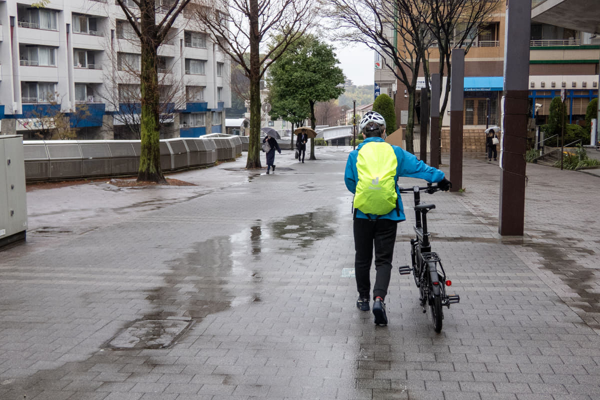 せっかくの納車日は雨