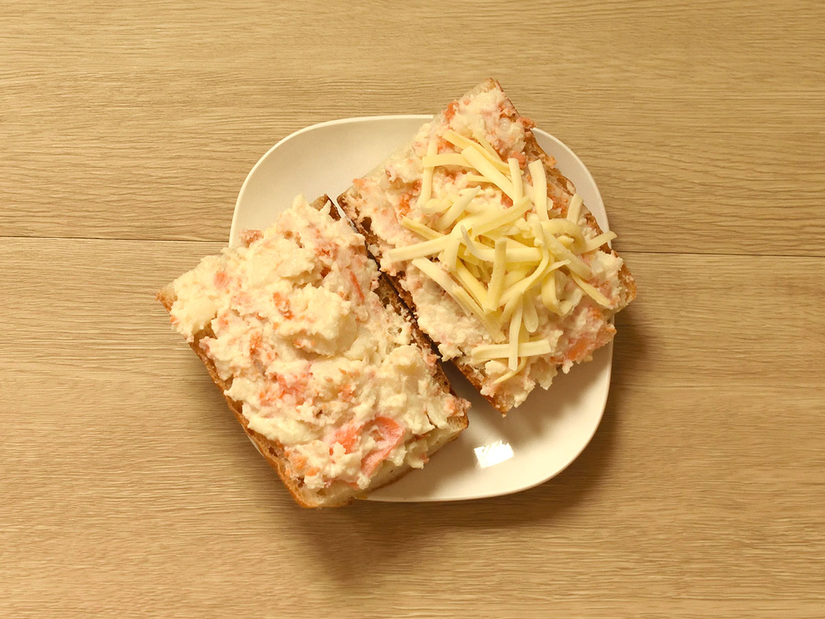 画像では半分にチーズをのせました